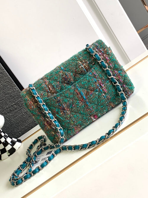 CHANEL MEDIUM 20 CLASSIC BAG IN GREEN FOREST WOOL TWEED