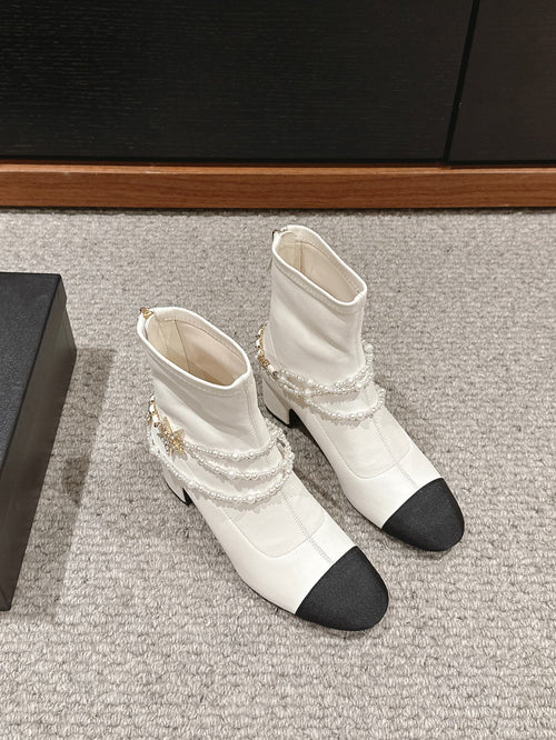 CHANEL LOW CUT BOOTS IN WHITE STRETCH LAMBSKIN AND GROSGRAIN WITH PEARL CHAIN