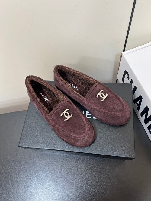 CHANEL LOAFER IN CHESTNUT BROWN SUEDE AND SOLF FLEECE LINING