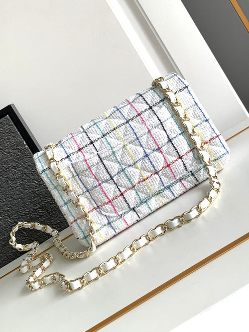 CHANEL MEDIUM 25 FLAP BAG IN WHITE WOOL TWEED